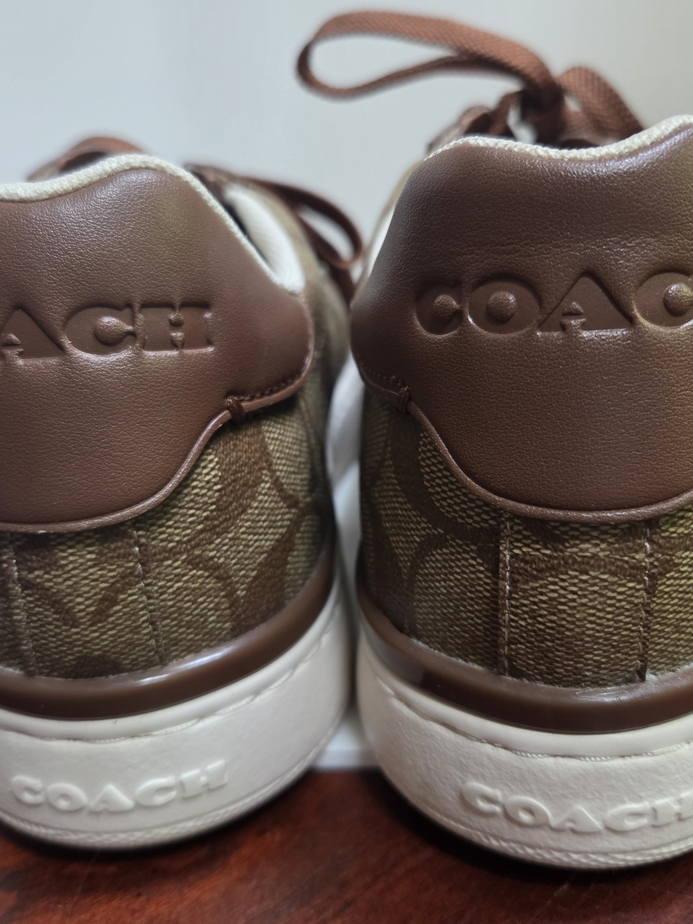 COACH Cream and White Logo Interior Sneakers Mens- 10 - Picture 4 of 8